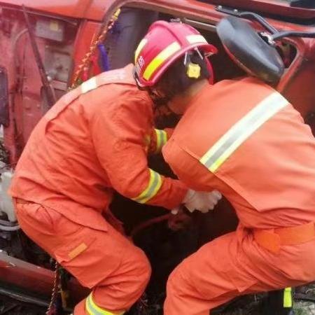 六盘水最新车祸报道