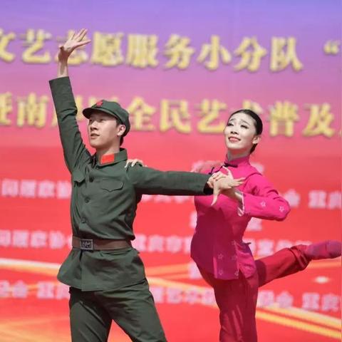 幼儿园教师集体舞，舞动青春，共创美好未来