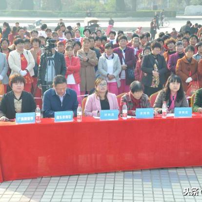 腰鼓舞比赛夺冠记，超越自我，舞动梦想荣光