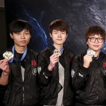 皇族最新阵容揭秘，塑造未来电竞霸主团队