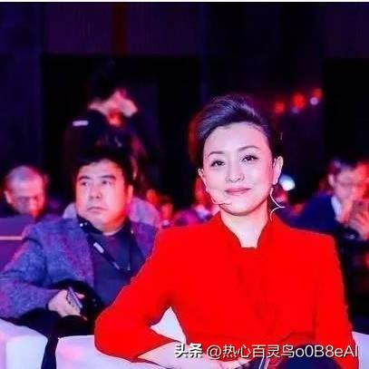 杨澜儿女最新照片，家庭温馨瞬间曝光