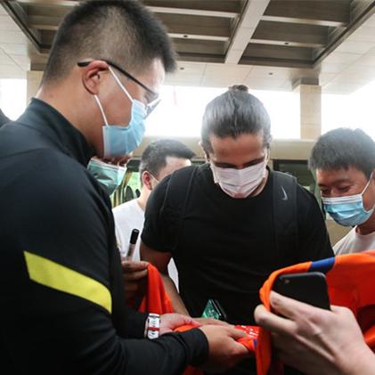 今日精选签名,数据塑造新生活篇章