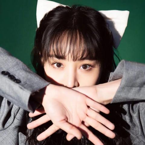 郑爽最新照片曝光，身材微胖引热议