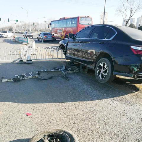 唐山最新车祸事件更新,车祸实时报道