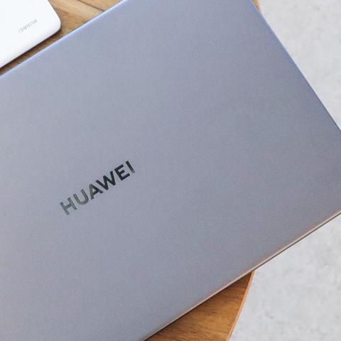 华为背板设计革新，科技与美学的融合图片欣赏