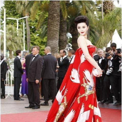 最新流行商品引领风尚潮流,时尚必备之选!