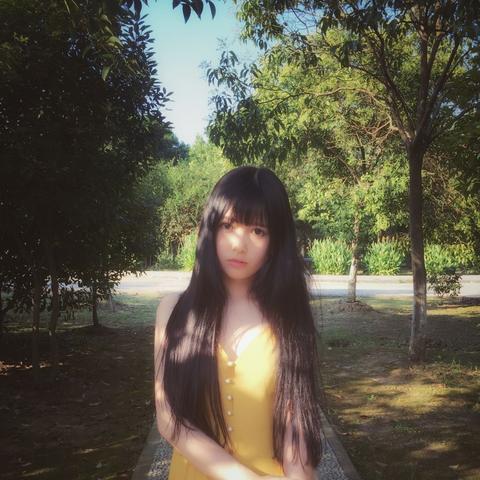 尤物少女魅力瞬间，最新视频火爆全网